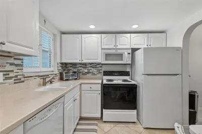 6650 Royal Palm Blvd #207C 1