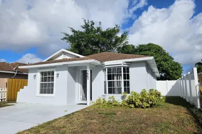 5665 Boynton Cove Way 1