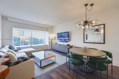 1435 Brickell Ave #3510 1