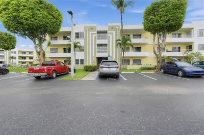 10765 SW 108th Ave #301 1