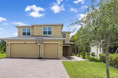 1224 NW Leonardo Circle Nw 1