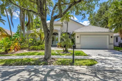 3039 Lakewood Drive 1
