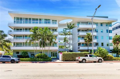 7800 Collins Ave #204 1