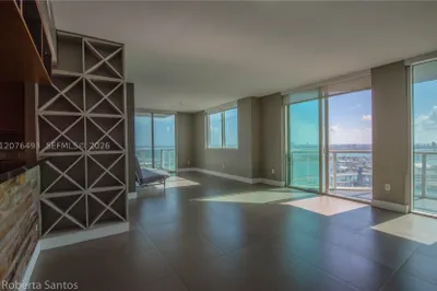 244 Biscayne Blvd #3802 1