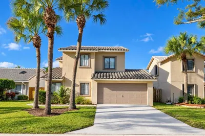 6057 Strawberry Lakes Circle 1