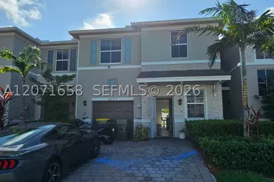 1677 SE 8th Ave 1