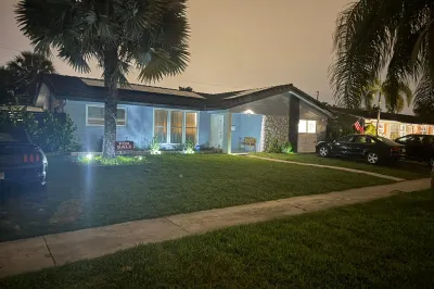 4420 NW 8th St 1
