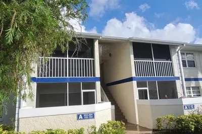 1500 SE ROYAL GREEN Circle #203 1