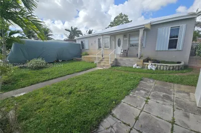 3420 E Palm Ct 1