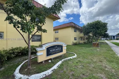 3380 NW 30th St #24 1