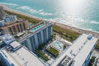 2301 Collins Ave #420 1