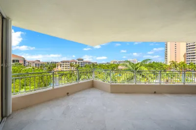 765 Crandon Blvd #507 1