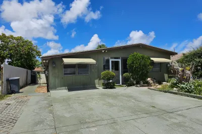 950 W 36th Street 1