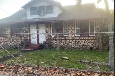 5700 NW 9th Ave 1