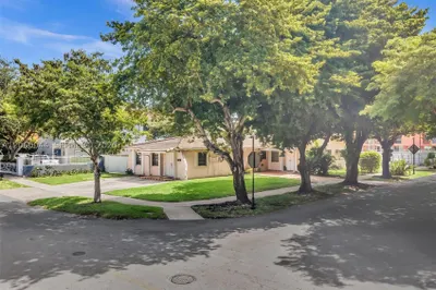 39 SW 114th Ave 1