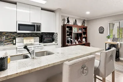 711 FOREST CLUB Drive #119 1