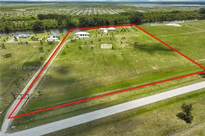 8205 SW Kanner Hwy 1