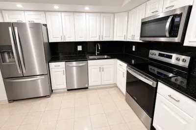 907 Cypress Terrace #201 1