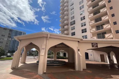 1865 S Ocean Dr #4F 1