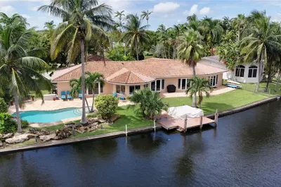 1925 Coral Gardens Dr 1