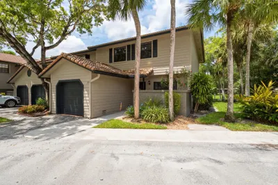 9014 Vineyard Lake Drive 1