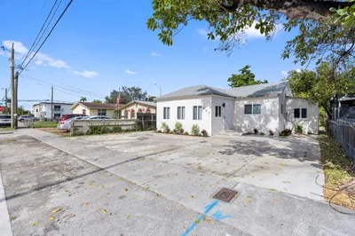 865 SE 12th Street #A 1
