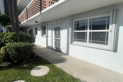 2050 NE 39th Street #E110 1