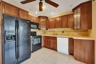 11154 NW 37th St 1