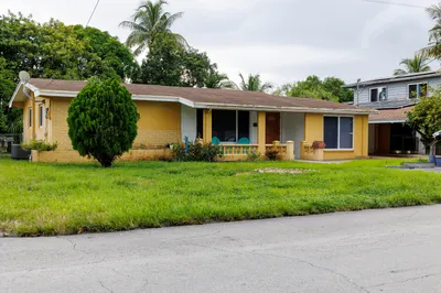7654 Granada Boulevard 1