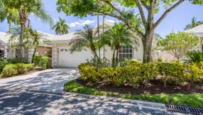 Just Listed | 206 Canterbury Drive W