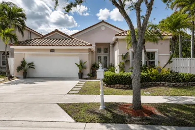 1102 Hickory Way 1