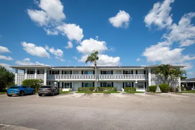 2915 SW 15th Street #203 1