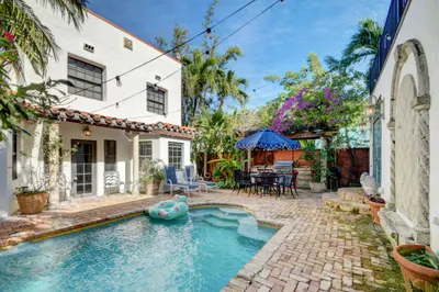 713 Sunset Road 1
