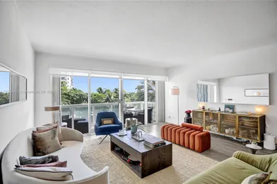 2451 Brickell Ave #4E 1