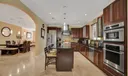 141 W 36th St Photo