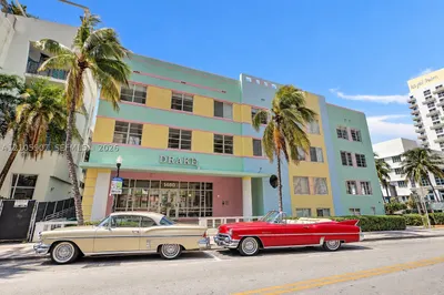 1460 Ocean Dr #308 1