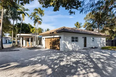 1030 SW 14th Ter 1