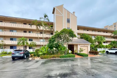 7006 Huntington Lane #306 1