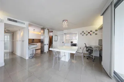 5838 Collins Ave #15C 1