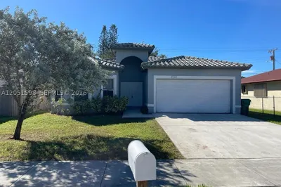 2730 NW 11th St 0 1