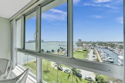 301 Lake Shore Drive #809 1