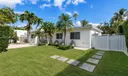 301 Hampton Ln Photo
