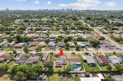 573 NW 2nd Way 1