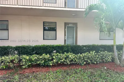 10434 Sunrise Lakes Blvd #102 1