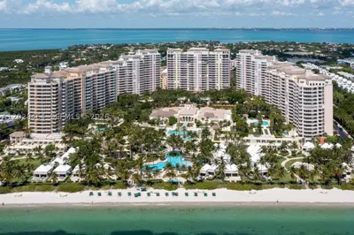 781 Crandon Blvd #405 1