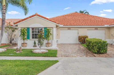 6132 Floral Lakes Drive 1