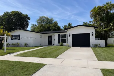 20 NE 210th St 1