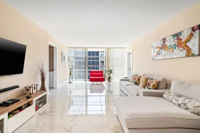 2000 Atlantic Shores Boulevard #Apt 410 1
