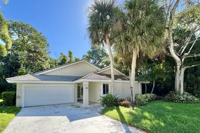 5762 Peachwood Court 1