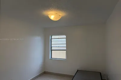 6820 W Flagler St #212 1